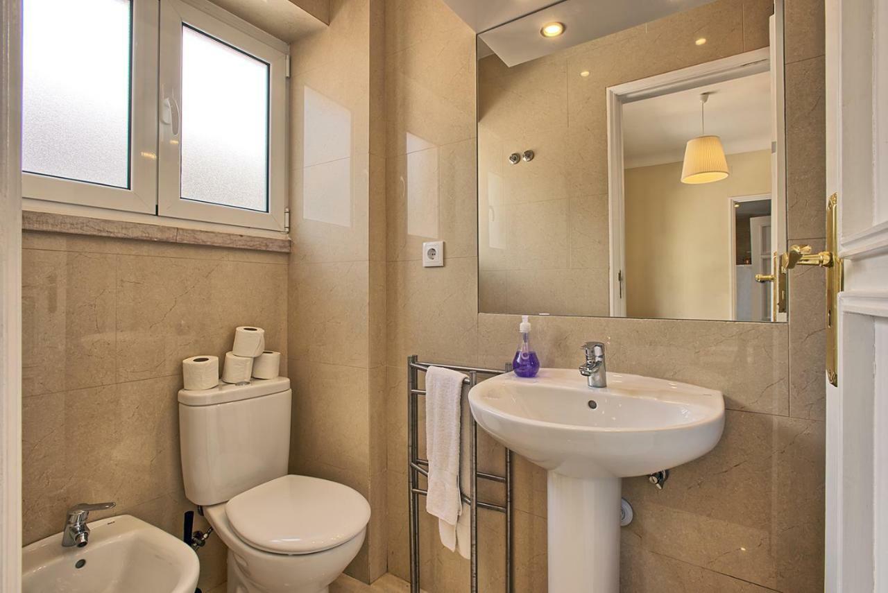 Almirante 3-Four Bedrooms Лиссабон Экстерьер фото